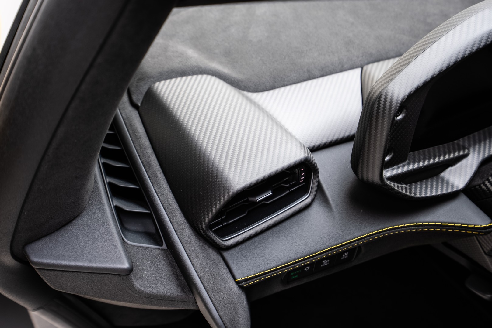 2025 LAMBORGHINI REVUELTO - 485